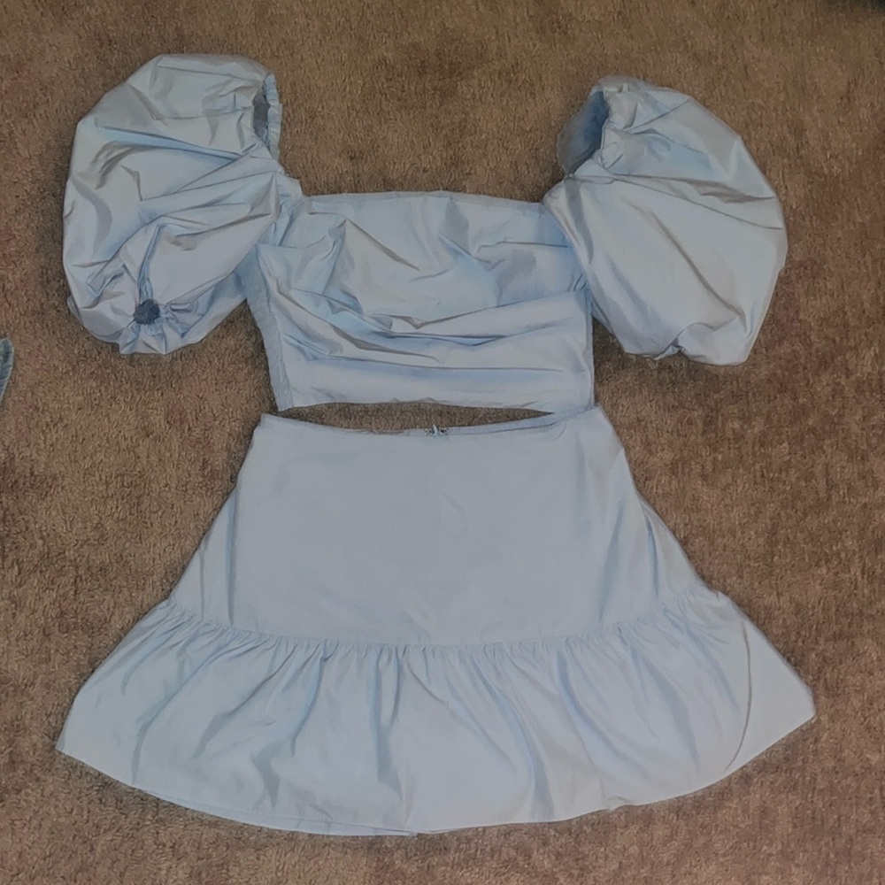 cute going out set! size xs but fits xs-s